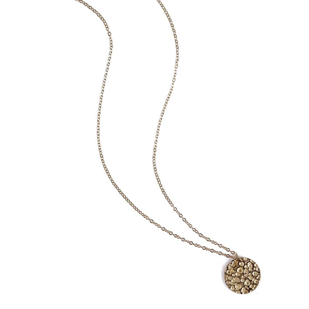 🆕NWOT Pretty Gold Circle Necklace - Picture 2 of 5